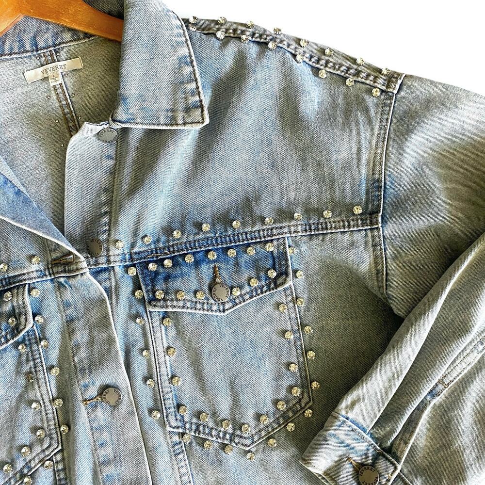 Vervet Embellished Cropped Denim Jacket Sz L Lightwash Blue Rhinestone